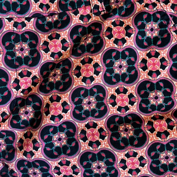 Crown & Ivy Shorts Size 10 Coral and Pink 4” - Picture 3 of 3